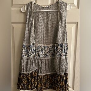 EASEL~GRAY N FLORAL TOPPER/ CARDIGAN~S